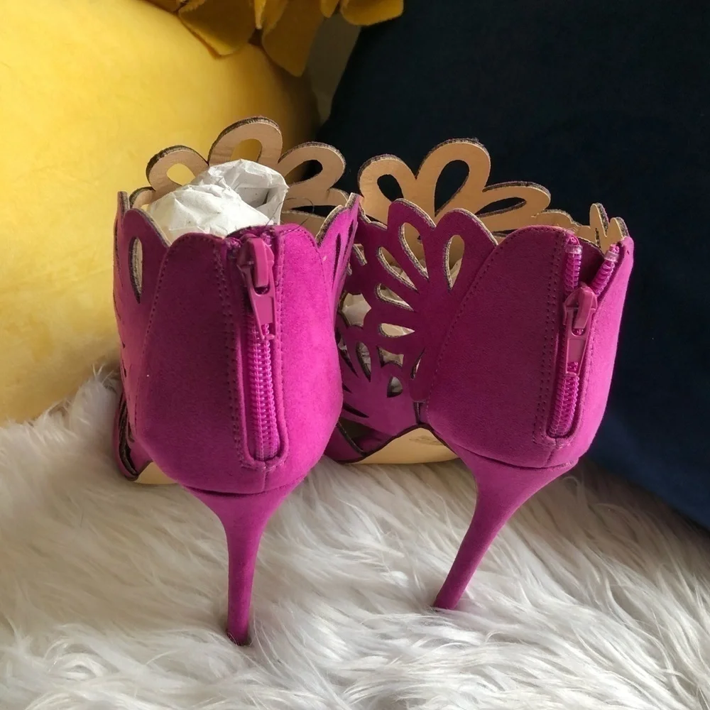 NWOT Liliana Putple Floral Heels